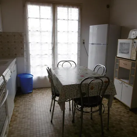 Holiday home Maison Spacieuse A Barbatre, Proche Plage, Animaux Admis - Fr-1-823-108 *