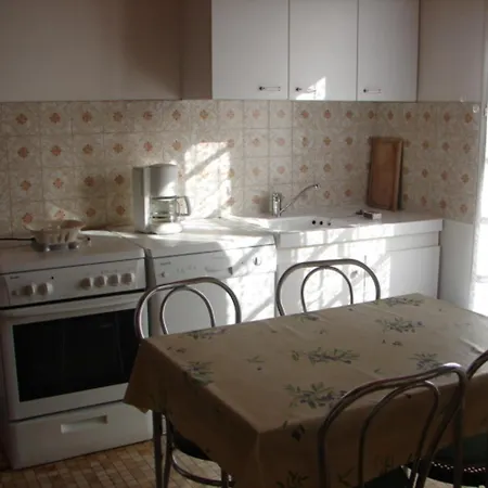 Holiday home Maison Spacieuse A Barbatre, Proche Plage, Animaux Admis - Fr-1-823-108