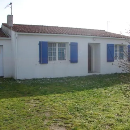 Holiday home Maison Spacieuse A Barbatre, Proche Plage, Animaux Admis - Fr-1-823-108 Barbatre